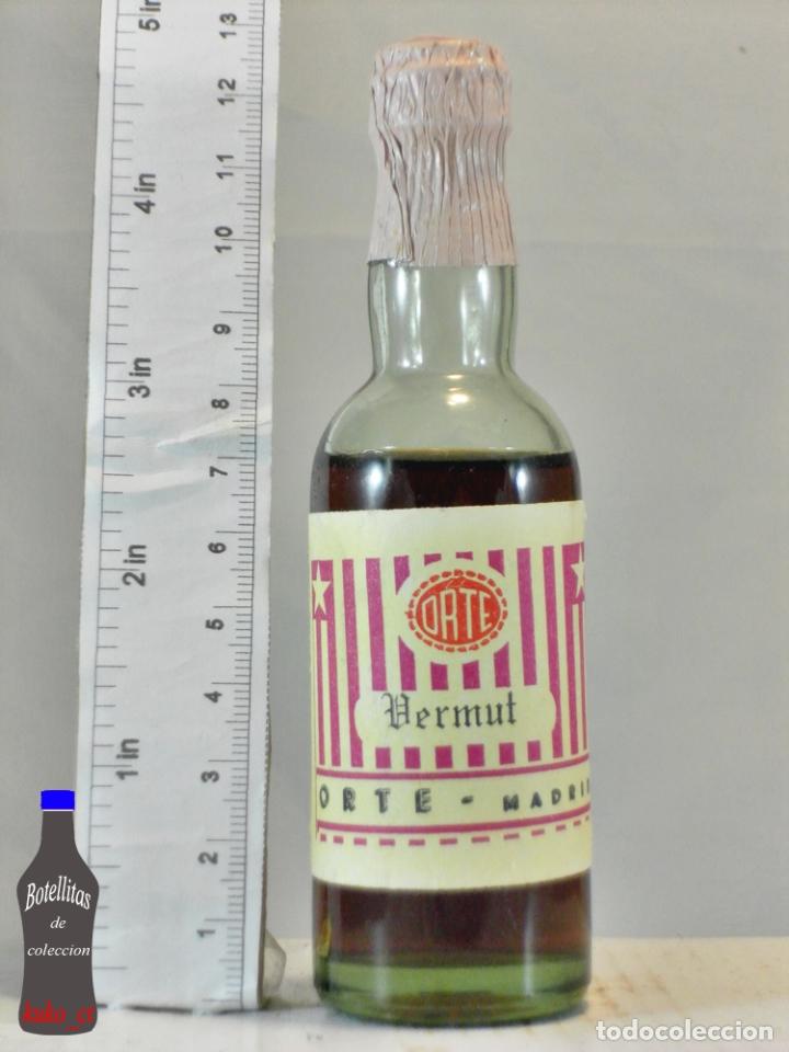 Sammlung von Weinen und Lik&ouml;ren: BOTELLITA BOTELLIN VERMUT ORTE MADRID