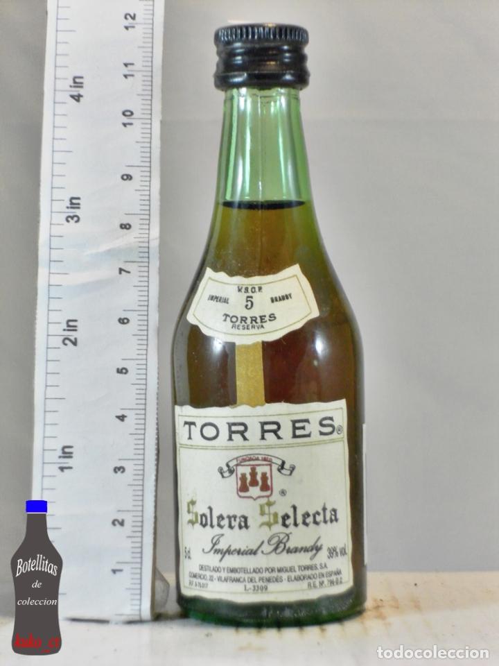 Coleccionismo de vinos y licores: BOTELLITA BOTELLIN IMPERIAL BRANDY TORRES 5 V.S.O.P. MIGUEL TORRES S.A. VILLAFRANCA DEL PENEDES