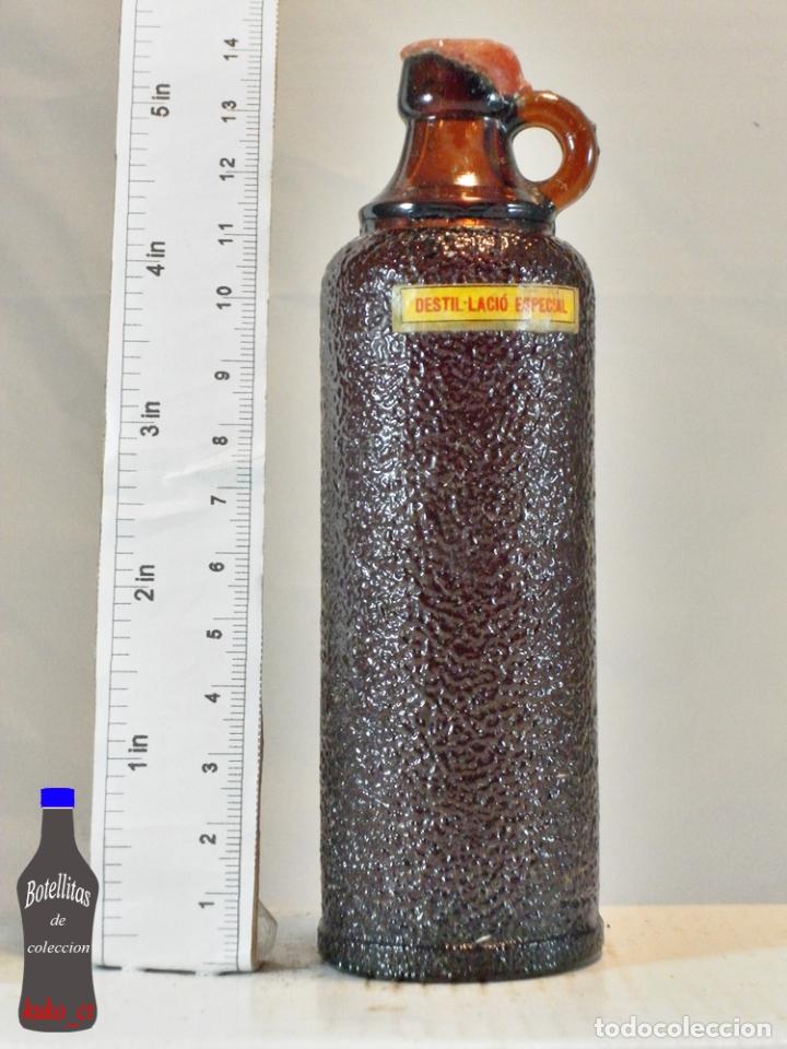 Coleccionismo de vinos y licores: BOTELLITA BOTELLIN RESOLIS DEL VENDRELL LICOR TIPIC DESTILERIAS CARBO VENDRELL