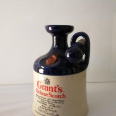 Coleccionismo de vinos y licores: ANTIGUA BOTELLA CERAMICA DE WHISKY GRANT'S DELUXE SCOTCH WHISKY 1970S