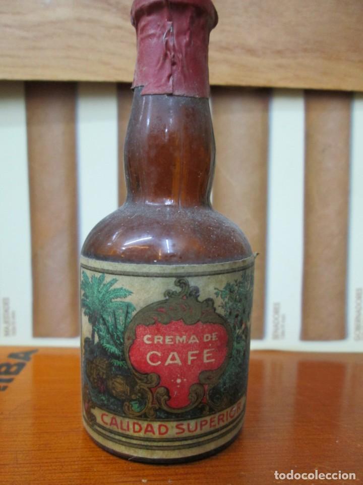 Collection of wines and liquors: ANTIGUO BOTELLIN, CREMA DE CAFE