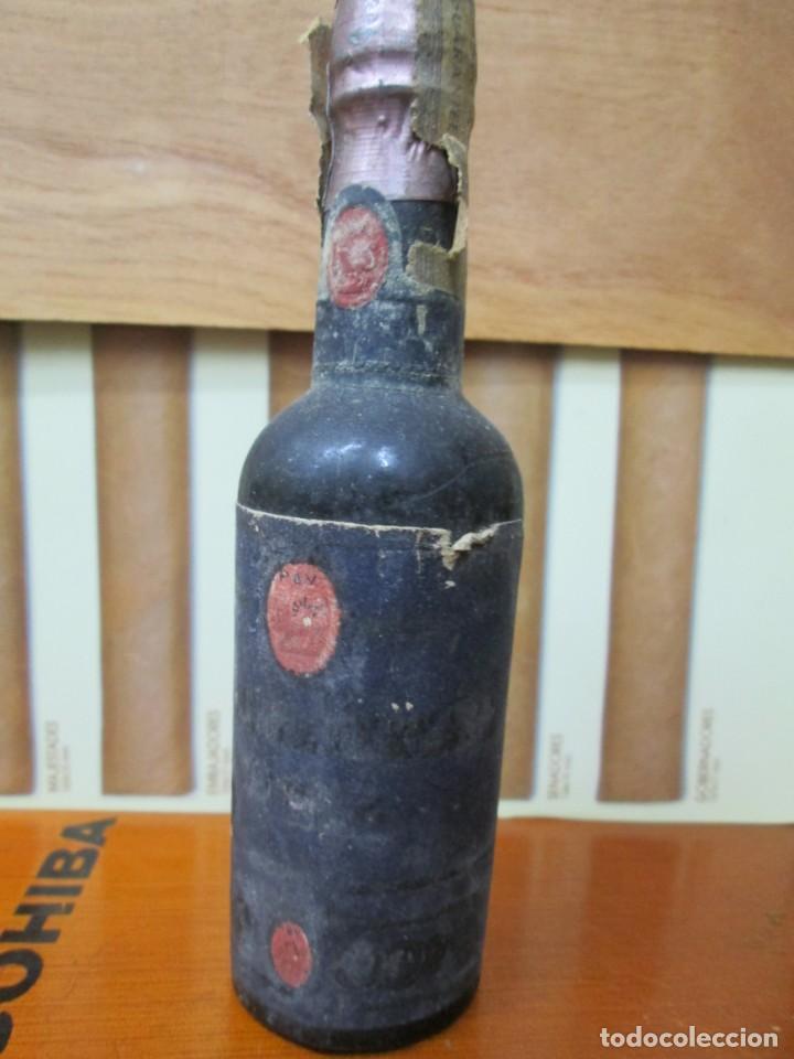 Collection of wines and liquors: ANTIGUO BOTELLIN, PALOMINO Y VERGARA