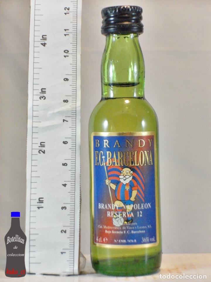 Coleccionismo de vinos y licores: BOTELLITA BOTELLIN BRANDY NAPOLEON RESERVA 12 F.C. BARCELONA FUTBOL MEDITERRANEA DE VINOS Y LICORES