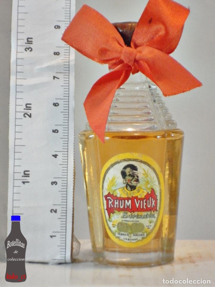 Sammlung von Weinen und Lik&ouml;ren: BOTELLITA BOTELLIN RHUM VIEUX SUPERIEUR FABRICA ANCORA LISBOA FANTASIA
