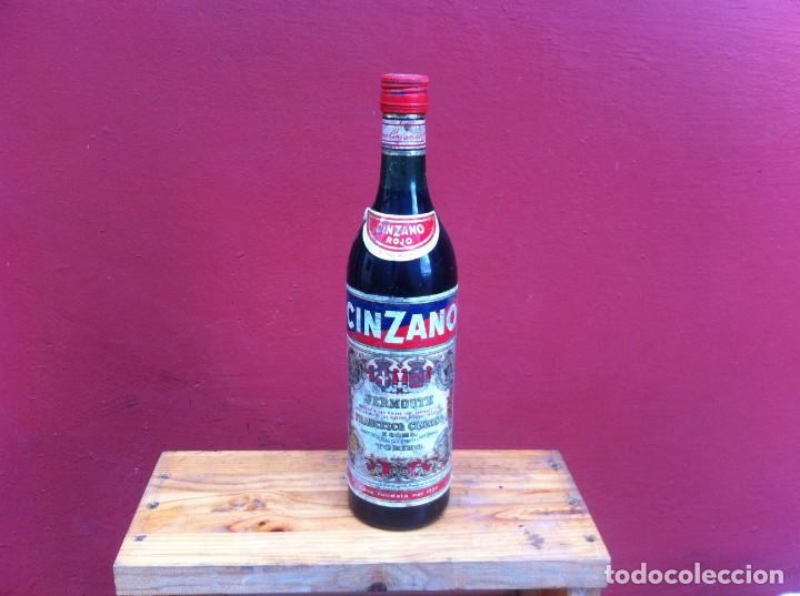 Sammlung von Weinen und Lik&ouml;ren: BOTELLA. CINZANO ROJO. VERMOUTH. TORINO