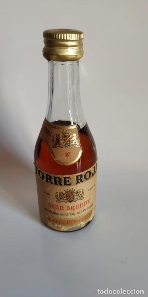 Coleccionismo de vinos y licores: BOTELLIN BRANDY TORRE ROJA. GRAN BRANDY. DESTILADO DE VINOS DEL PENEDES.