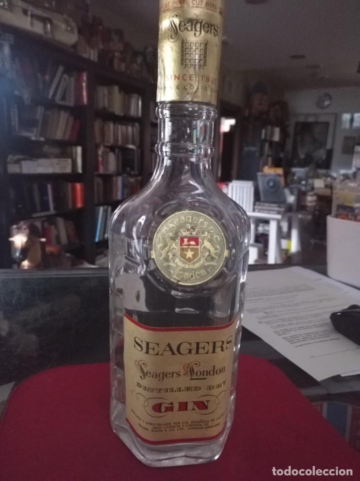 Coleccionismo de vinos y licores: Botella ginebra marca seagers london sin desprencitar
