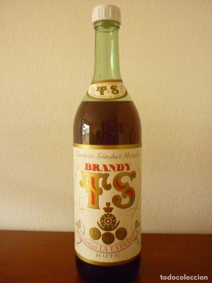 Coleccionismo de vinos y licores: ANTIGUA BOTELLA DE BRANDY TEODORO SANCHEZ MORALES . RUTE (CORDOBA)