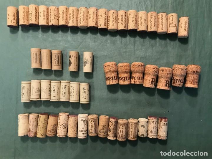 Coleccionismo de vinos y licores: LOTE DE 100 TAPONES DE VINO Y CAVA - VARIOS REPETIDOS -