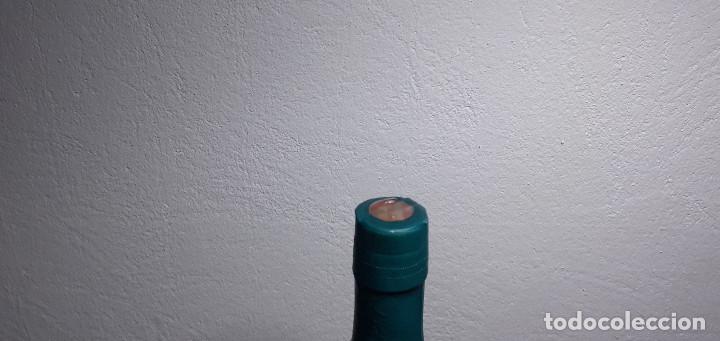 Coleccionismo de vinos y licores: Antigua botella licor de hierbas Olinaxe - Foto 3