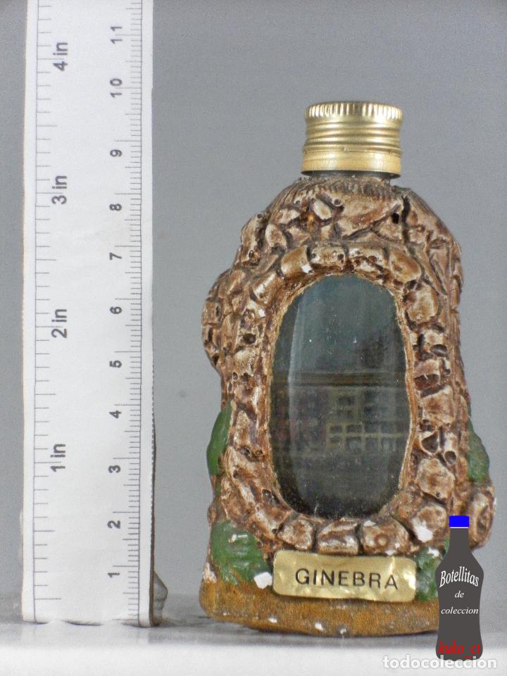 Coleccionismo de vinos y licores: BOTELLITA BOTELLIN GINEBRA ROGINE FIGURA