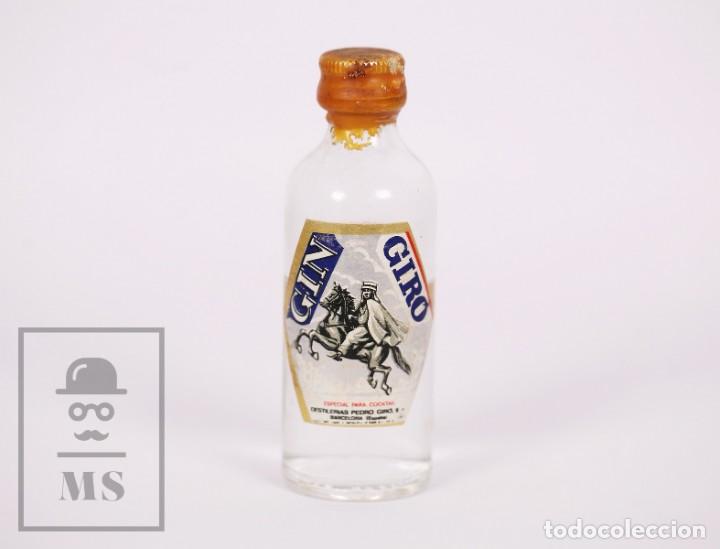 Coleccionismo de vinos y licores: Botell&iacute;n Medio Lleno - Gin Gir&oacute; / Ginebra - Destiler&iacute;as Pedro Gir&oacute;, Barcelona - A&ntilde;os 70-80