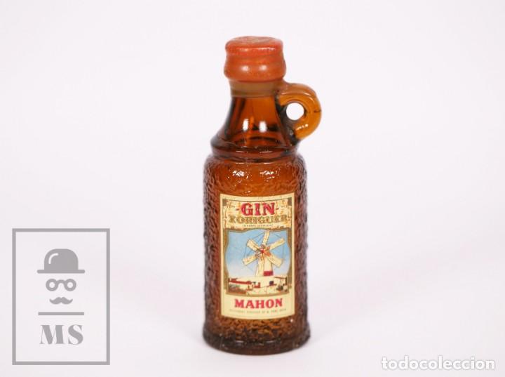 Coleccionismo de vinos y licores: Botell&iacute;n Lleno - Gin Xoriguer / Ginebra - Destiler&iacute;as Xoriguer. Mah&oacute;n, Menorca - A&ntilde;os 70-80