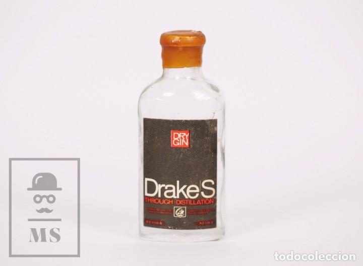 Coleccionismo de vinos y licores: Botell&iacute;n Medio Lleno - Drake's Dry Gin / Ginebra - Destiler&iacute;as Monta&ntilde;a. Granollers - A&ntilde;os 70-80