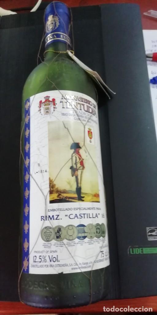 Coleccionismo de vinos y licores: 1997 BOTELLA DE VINO RIMZ CASTILLA 16 MONASTERIO DE TENTUDIA. INFANTERIA MECANIZADA