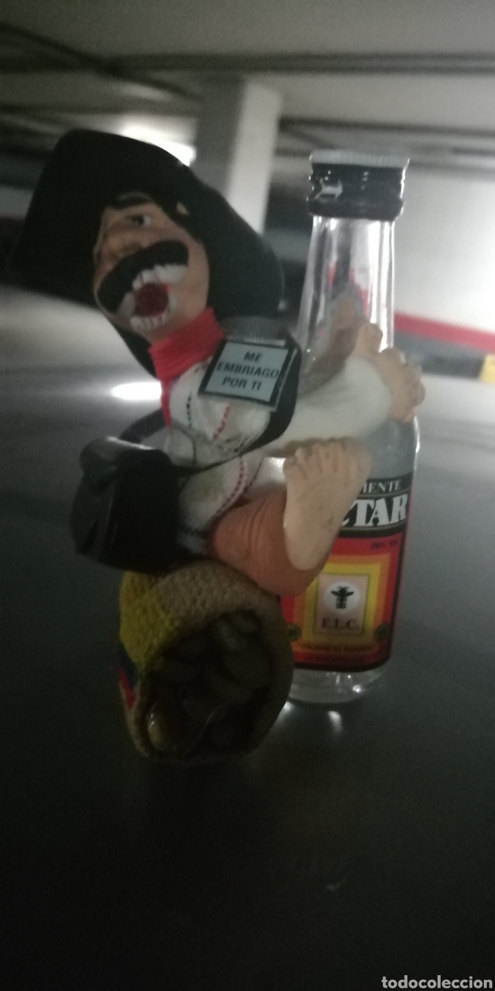 Coleccionismo de vinos y licores: Botella miniatura art&iacute;stica - Foto 3