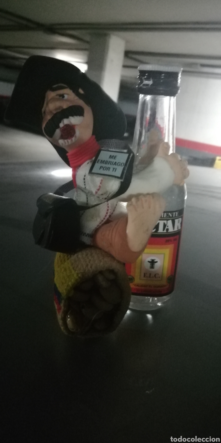 Coleccionismo de vinos y licores: Botella miniatura art&iacute;stica - Foto 4