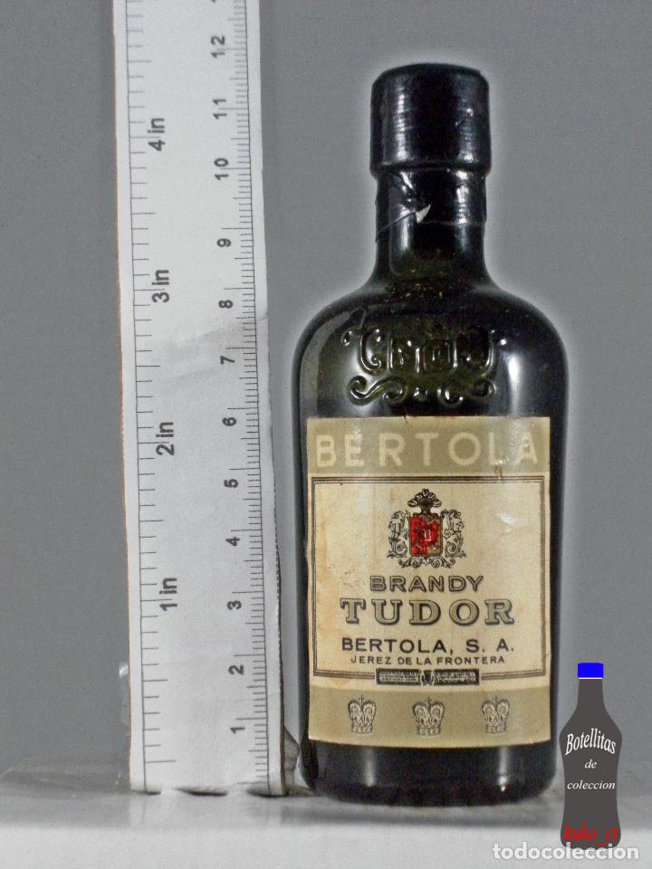 Coleccionismo de vinos y licores: BOTELLITA BOTELLIN BRANDY TUDOR BERTOLA S.A. JEREZ DE LA FRONTERA
