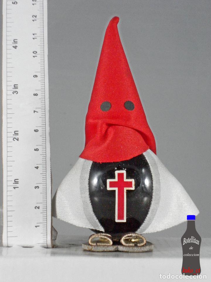 Sammlung von Weinen und Lik&ouml;ren: BOTELLITA BOTELLIN FIGURA CAPIROTE SEMANA SANTA RECUERDO CATALUNYA