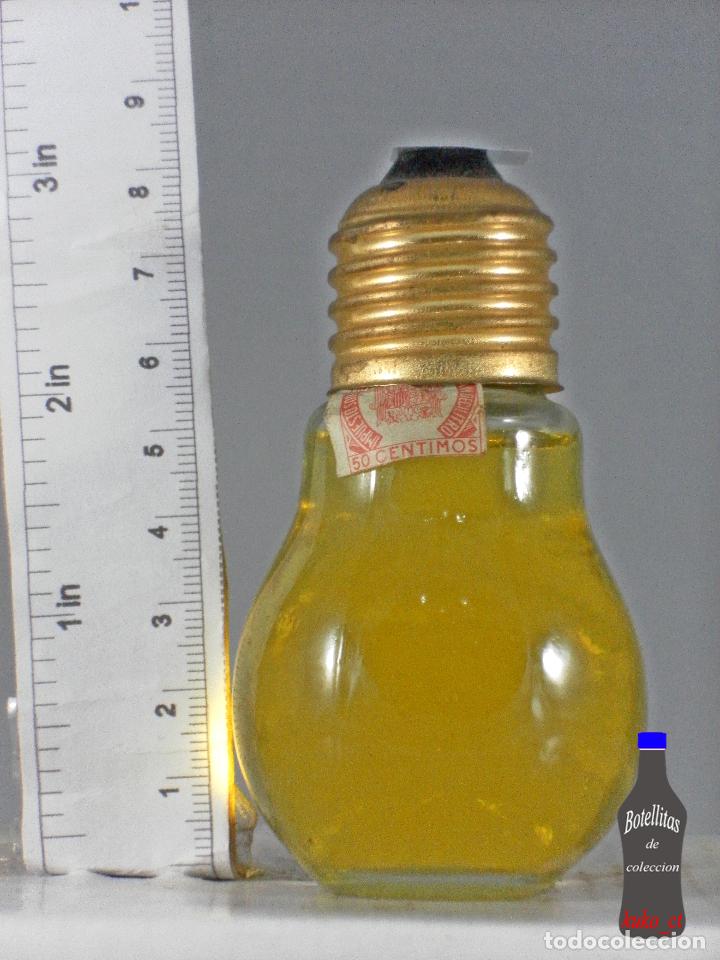 Coleccionismo de vinos y licores: BOTELLITA BOTELLIN LICOR DESTILERIAS CAMPENY FORMA DE BOMBILLA