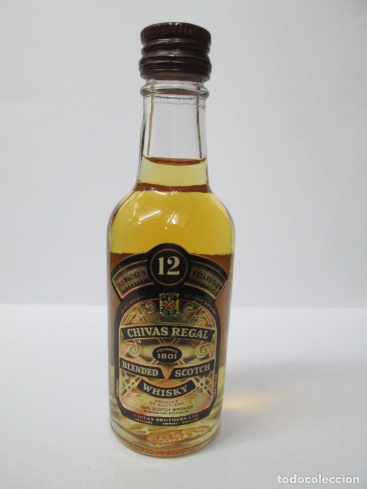 Coleccionismo de vinos y licores: ANTIGUO BOTELLIN BRANDY CO&Ntilde;AC, WHISKY 12 A&Ntilde;OS CHIVAS