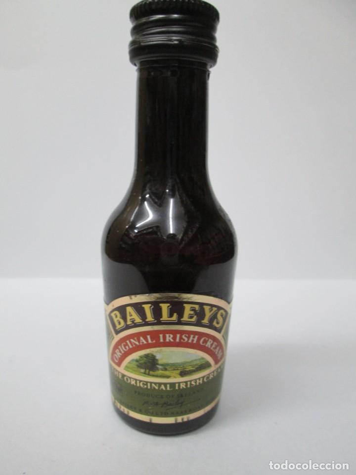 Coleccionismo de vinos y licores: ANTIGUO BOTELLIN BRANDY CO&Ntilde;AC, BAILEYS