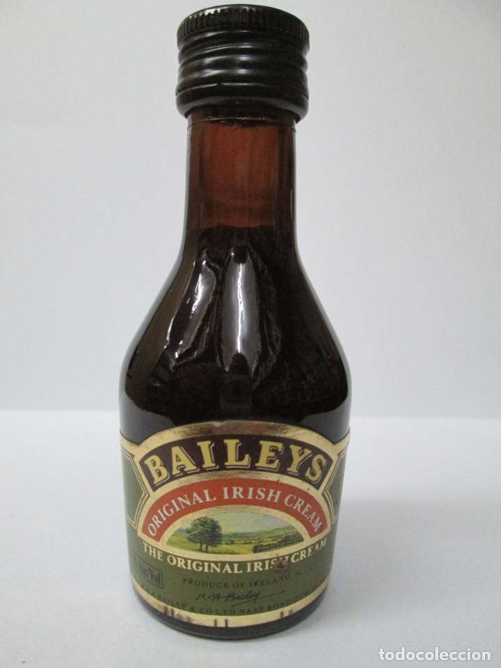 Coleccionismo de vinos y licores: ANTIGUO BOTELLIN BRANDY CO&Ntilde;AC,BAILEYS