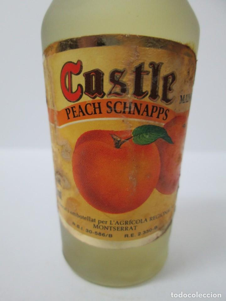 Coleccionismo de vinos y licores: ANTIGUO BOTELLIN BRANDY CO&Ntilde;AC, CASTLE PEACH SCHNAPPS