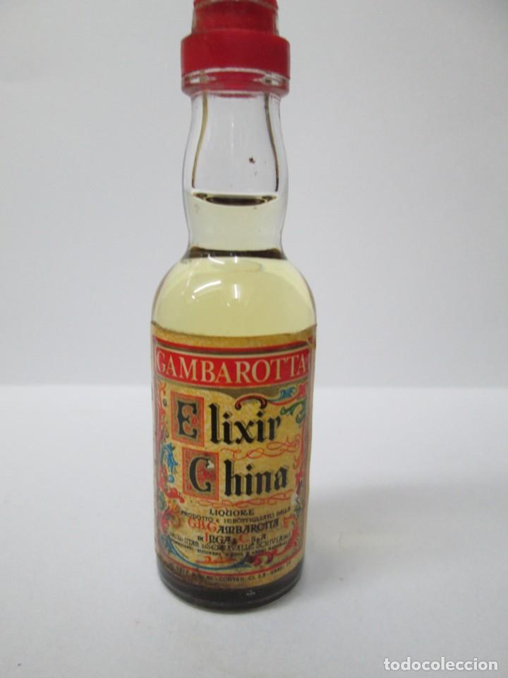 Coleccionismo de vinos y licores: ANTIGUO BOTELLIN BRANDY CO&Ntilde;AC, GAMBAROTA ELIXIS CHINA