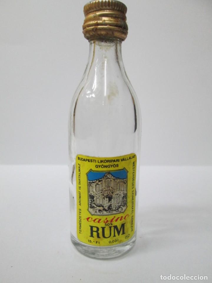 Coleccionismo de vinos y licores: ANTIGUO BOTELLIN BRANDY CO&Ntilde;AC, RUM CASINO