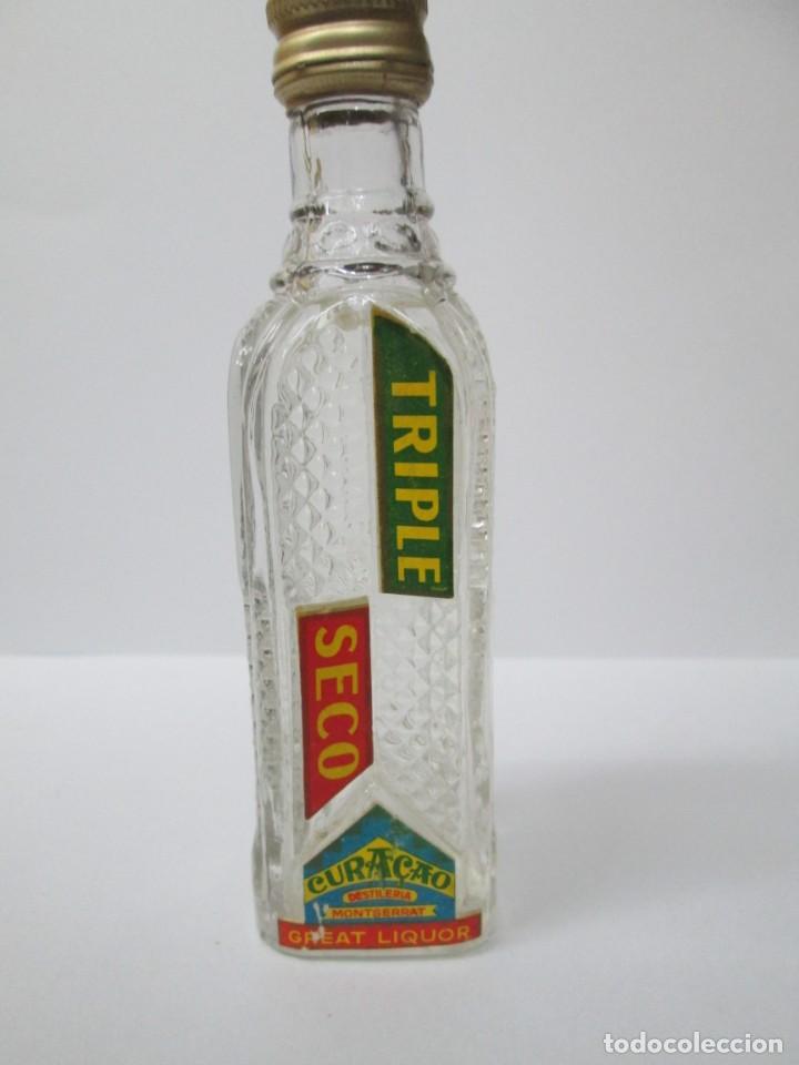 Coleccionismo de vinos y licores: ANTIGUO BOTELLIN BRANDY CO&Ntilde;AC,TRIPLE SECO CURACAO