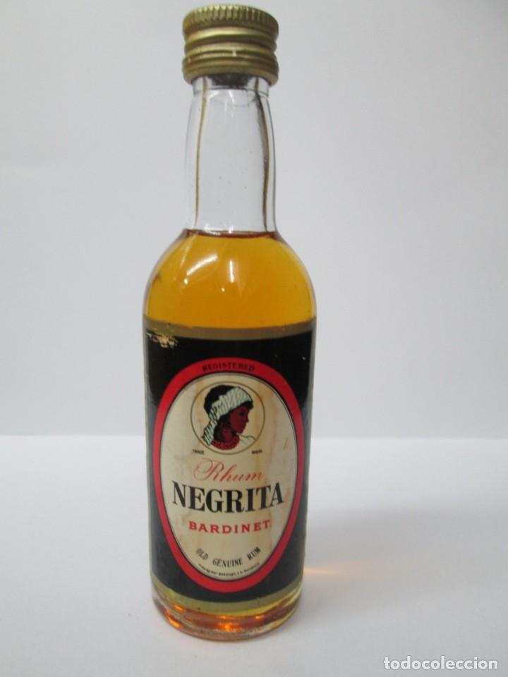 Coleccionismo de vinos y licores: ANTIGUO BOTELLIN BRANDY CO&Ntilde;AC, RHUM NEGRITA