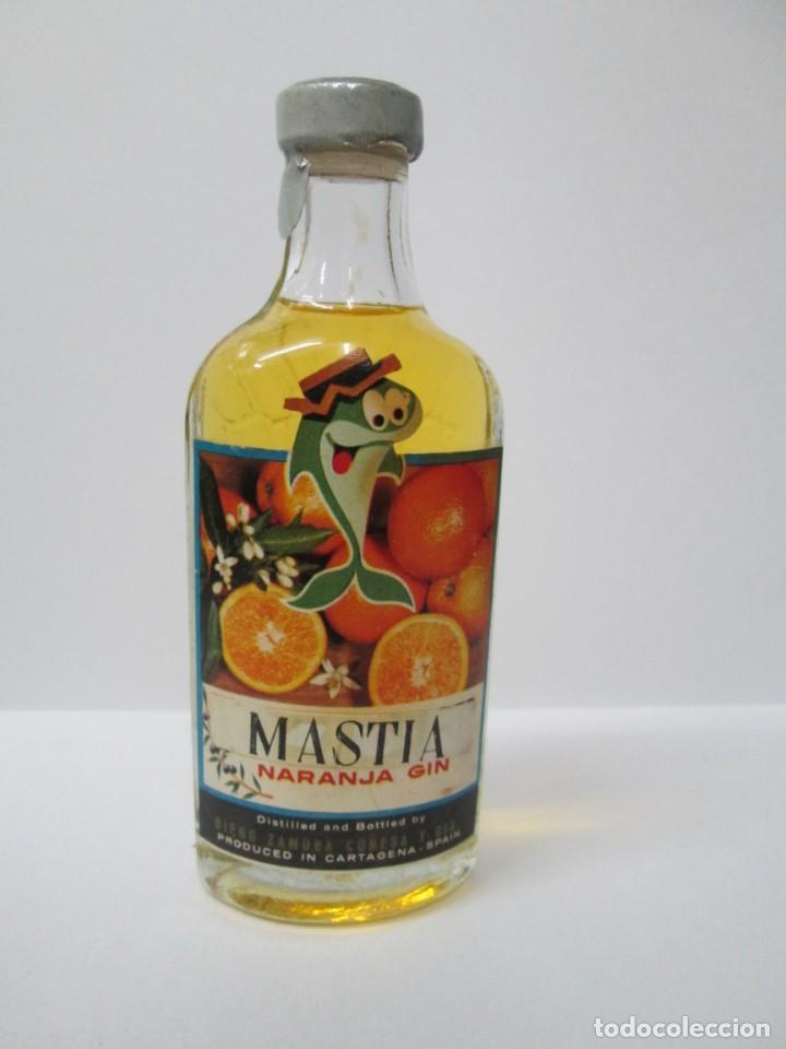 Coleccionismo de vinos y licores: ANTIGUO BOTELLIN BRANDY CO&Ntilde;AC, MASTIA NARANJA GIN