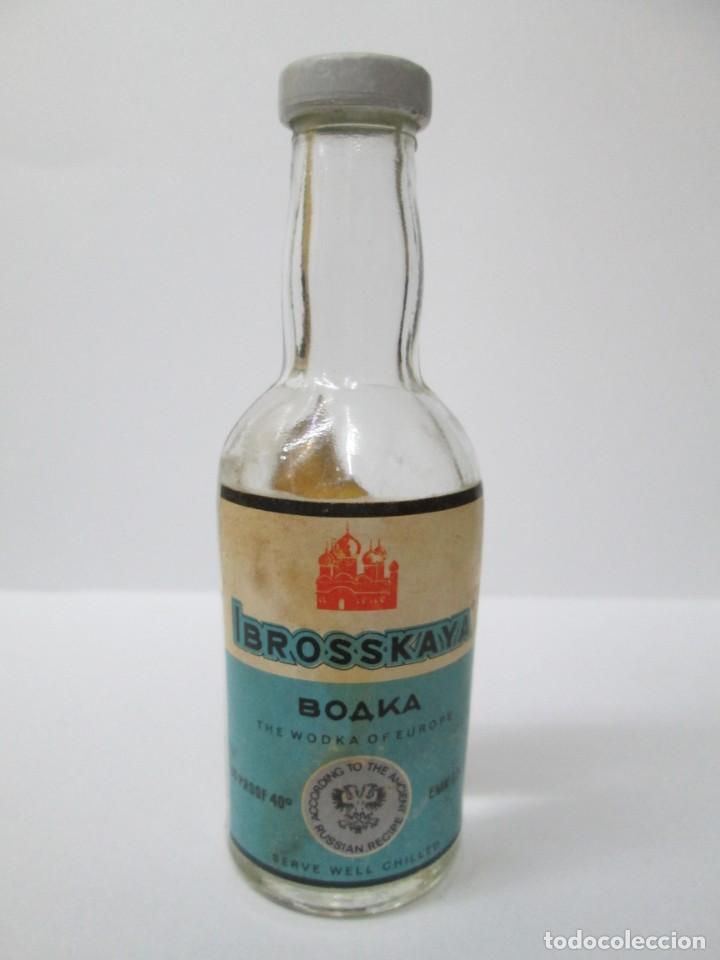Coleccionismo de vinos y licores: ANTIGUO BOTELLIN BRANDY CO&Ntilde;AC, BROSSKAYA BOAKA