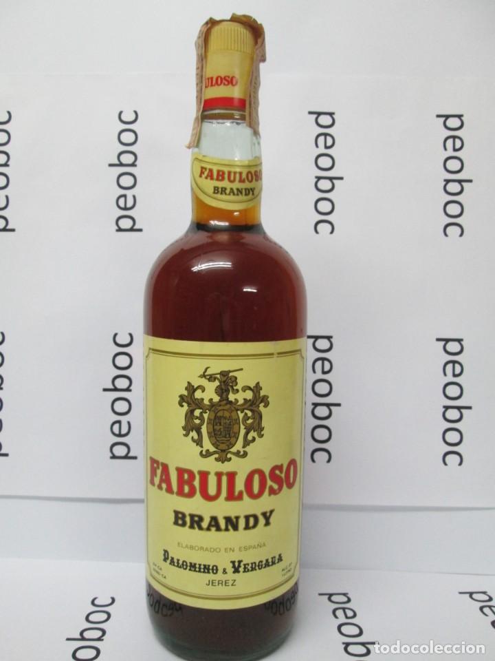 Coleccionismo de vinos y licores: ANTIGUA BOTELLA BRANDY CO&Ntilde;AC, FABULOSO, DE IMPUESTO DE 4 PTS, DECADA 60-70, PALOMINO Y VERGARA