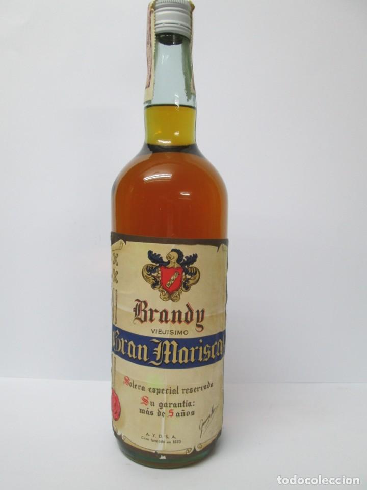 Coleccionismo de vinos y licores: ANTIGUA BOTELLA BRANDY CO&Ntilde;AC,GRAN MARISCAL VIEJISIMO, IMPUESTO DE 4 PTS, DECADA,60-70