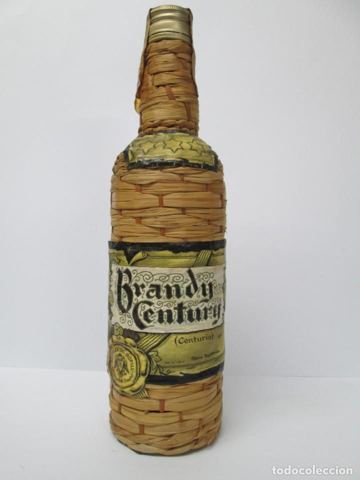 Coleccionismo de vinos y licores: ANTIGUA BOTELLA BRANDY CO&Ntilde;AC, CENTURY, DESTILERIAS BOFILL, IMPUESTO DE 4 PTS, DEDECA 60-70