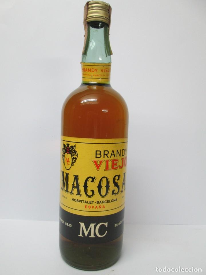 Coleccionismo de vinos y licores: ANTIGUA BOTELLA BRANDY CO&Ntilde;AC, VIEJO MACOSA, IMPUSTO DE 4 PTS, DECADA 60-70