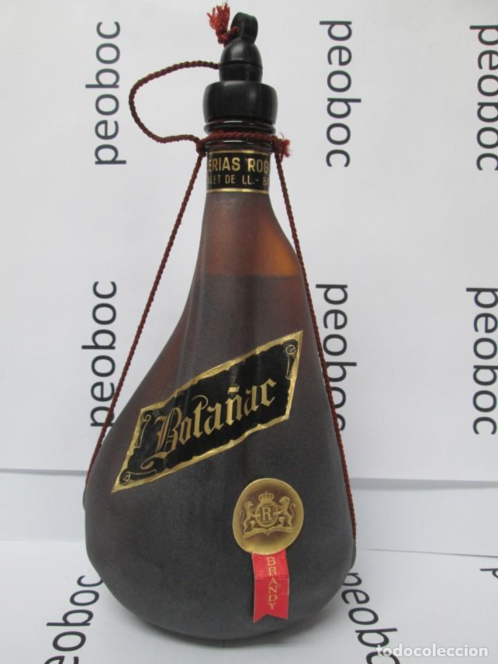 Coleccionismo de vinos y licores: ANTIGUA BOTELLA BRANDY CO&Ntilde;AC, BOTA&Ntilde;AC, IMPUESTO DE 4 PTS, DECADA 60-70
