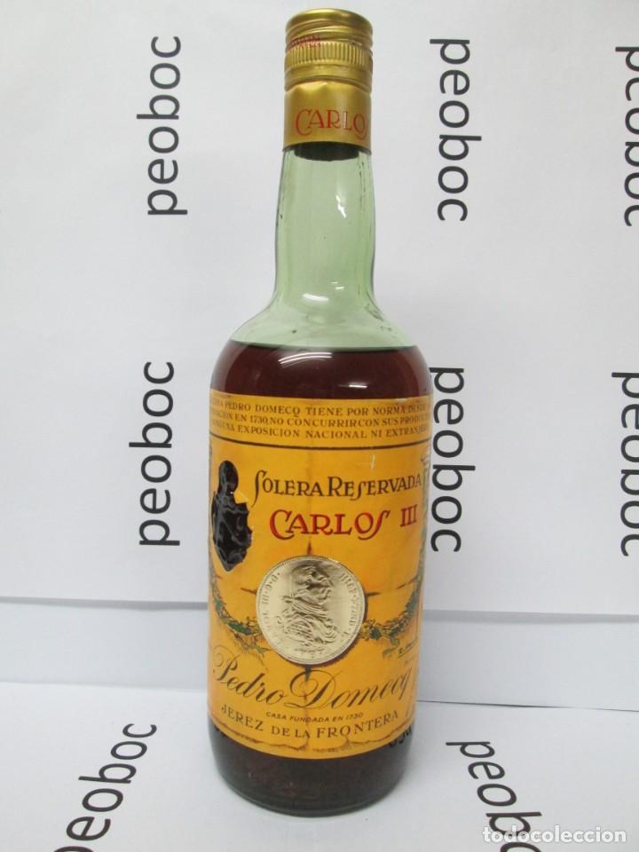 Coleccionismo de vinos y licores: ANTIGUA BOTELLA BRANDY CO&Ntilde;AC, CARLOS III , IMPUESTO DE 4 PTS, DECADA, 60-70