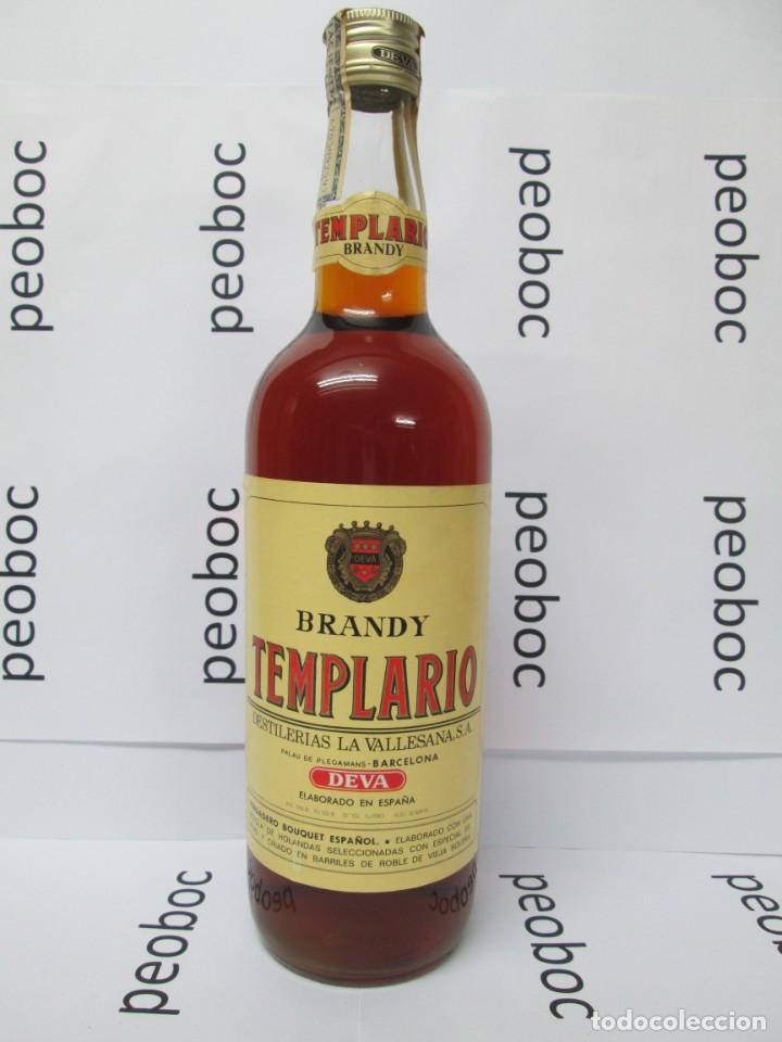 Coleccionismo de vinos y licores: ANTIGUA BOTELLA BRANDY CO&Ntilde;AC, TEMPLARIO, DE IMPUESTO DE 8 PTS, DECADA 70-80