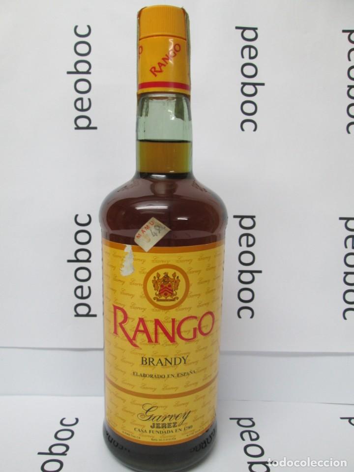 Coleccionismo de vinos y licores: ANTIGUA BOTELLA BRANDY CO&Ntilde;AC, RANGO DE GARVEY, IMPUESTO DE 8 PTS, DECADA 70-80