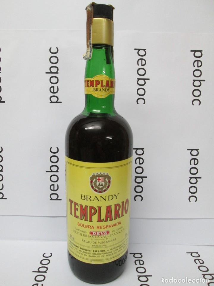 Coleccionismo de vinos y licores: ANTIGUA BOTELLA BRANDY CO&Ntilde;AC,TEMPLARIO, IMPUESTO DE 8 PTS, DECADA 70-80