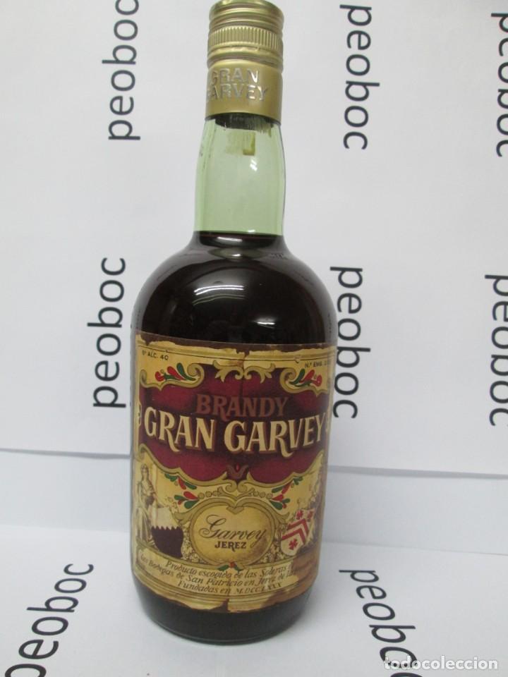 Collection of wines and liquors: ANTIGUA BOTELLA GRAN GARVEY, IMPUESTO DE 4 PTS, DECADA 60-70