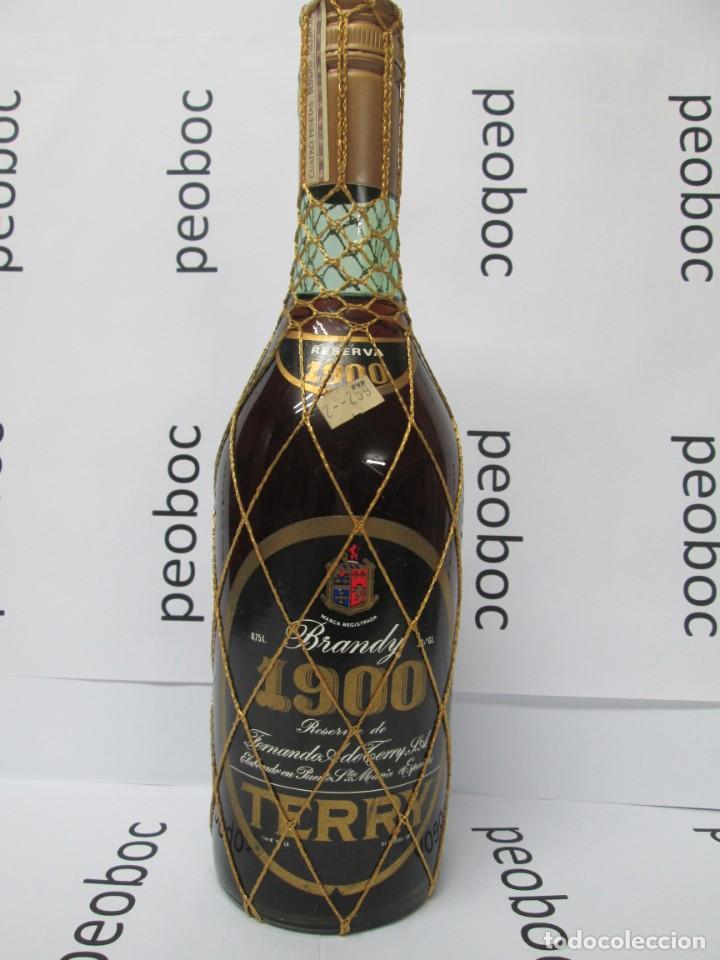 Coleccionismo de vinos y licores: ANTIGUA BOTELLA BRANDY CO&Ntilde;AC,TERRY 1900 RESERVA, IMPUESTO DE 4 PTS, DECADA 60-70
