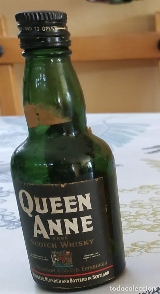 Coleccionismo de vinos y licores: QUEEN ANNE SCOTCH WHISKY BOTELLIN BOTELLITA