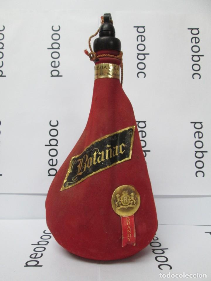 Coleccionismo de vinos y licores: ANTIGUA BOTELLA BRANDY CO&Ntilde;AC, BOTA&Ntilde;AC, DESTILERIAS CAMPENY