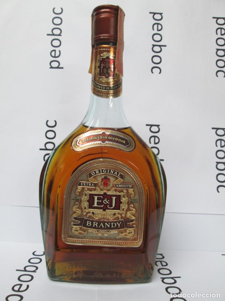 Coleccionismo de vinos y licores: ANTIGUA BOTELLA BRANDY CO&Ntilde;AC, E Y J ORIGINAL EXTRA SMOOTH
