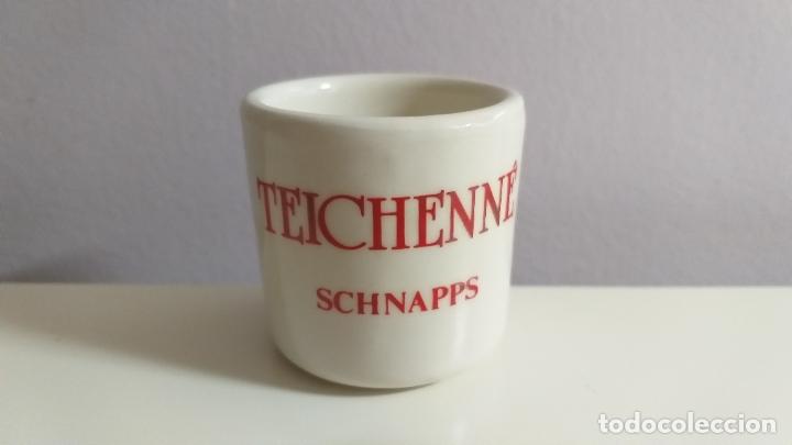 Coleccionismo de vinos y licores: Vaso de chupito peque&ntilde;o. Cer&aacute;mica. Publicidad de TEICHENNE SCHNAPPS. 5 cm de altura.