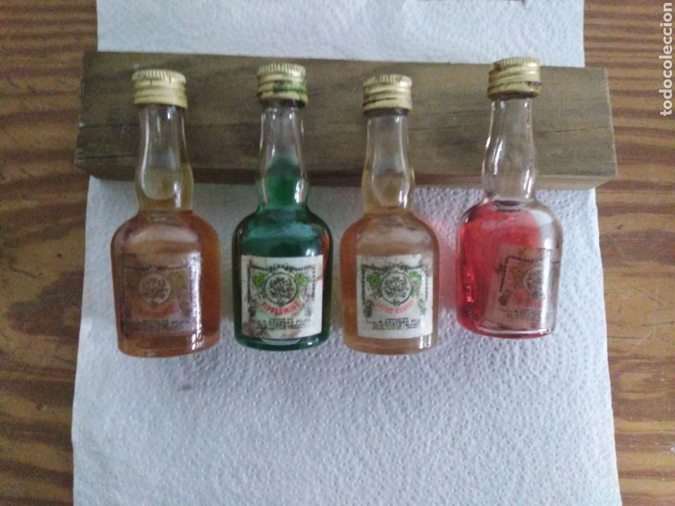 Coleccionismo de vinos y licores: Botellin es de licores antiguos de M Beltran Pujol